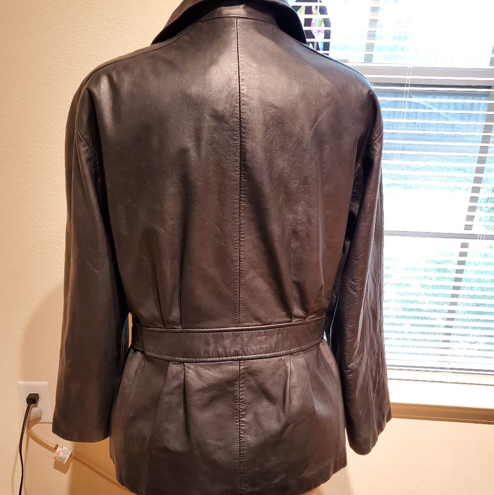 100% Leather Jacket - Picture 5 of 9